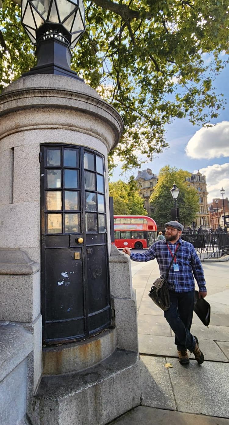 Nate Loper teaching during an archaeology-focused museum visit in London